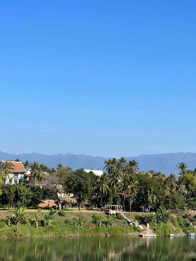 Namkhan Riverside Hotel Luang Prabang Exterior photo